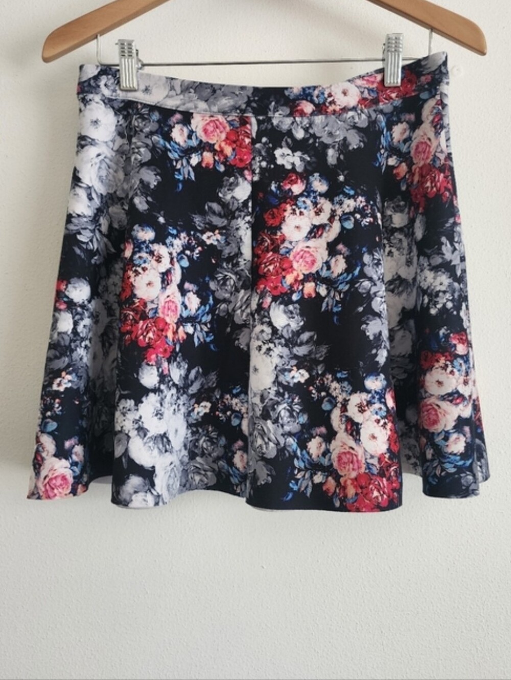 Abercrombie Fitch Floral Scuba Mini Skirt Large Black Pink Blue Painterly Art - Picture 6 of 8